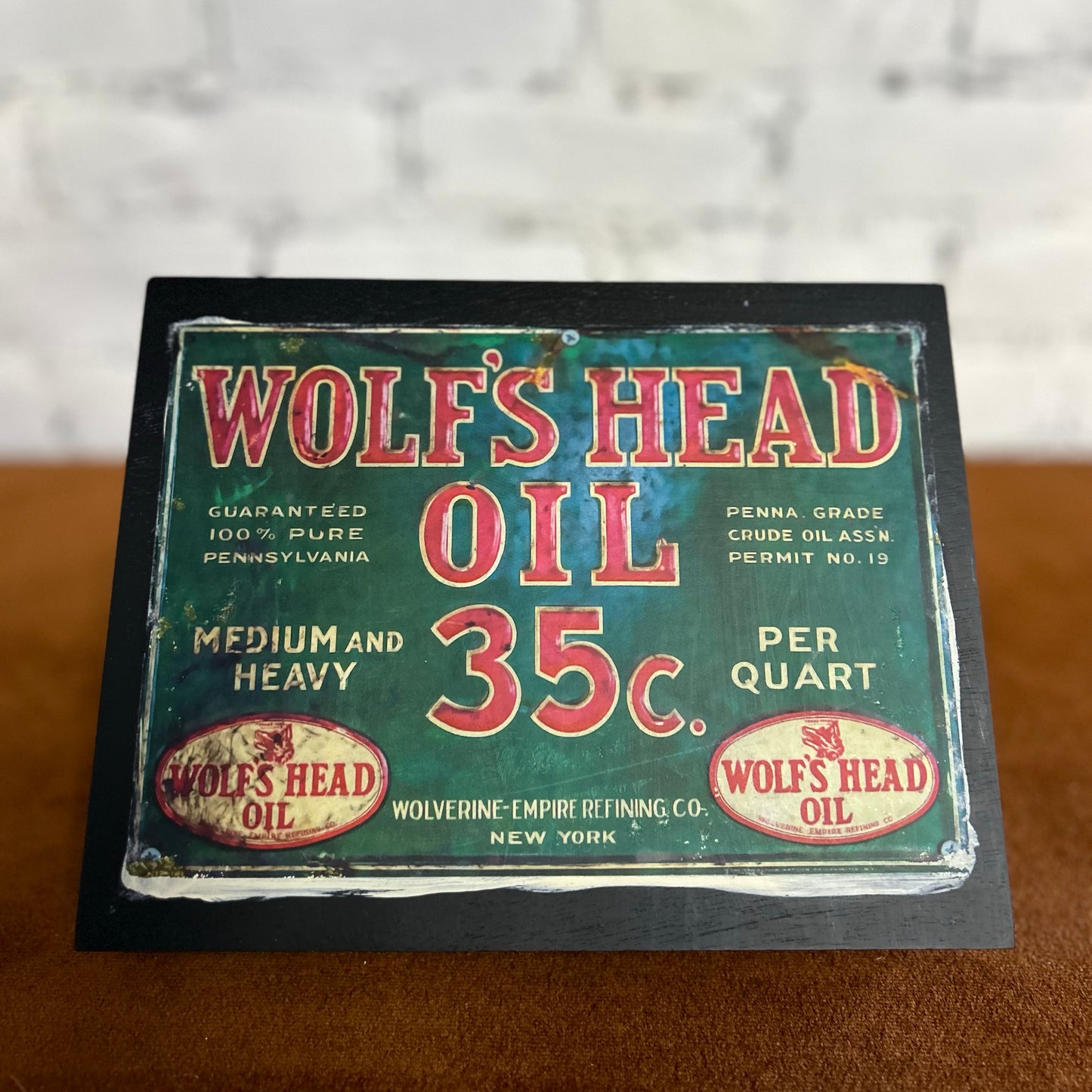 Wolfs Head Oil Cigar Box