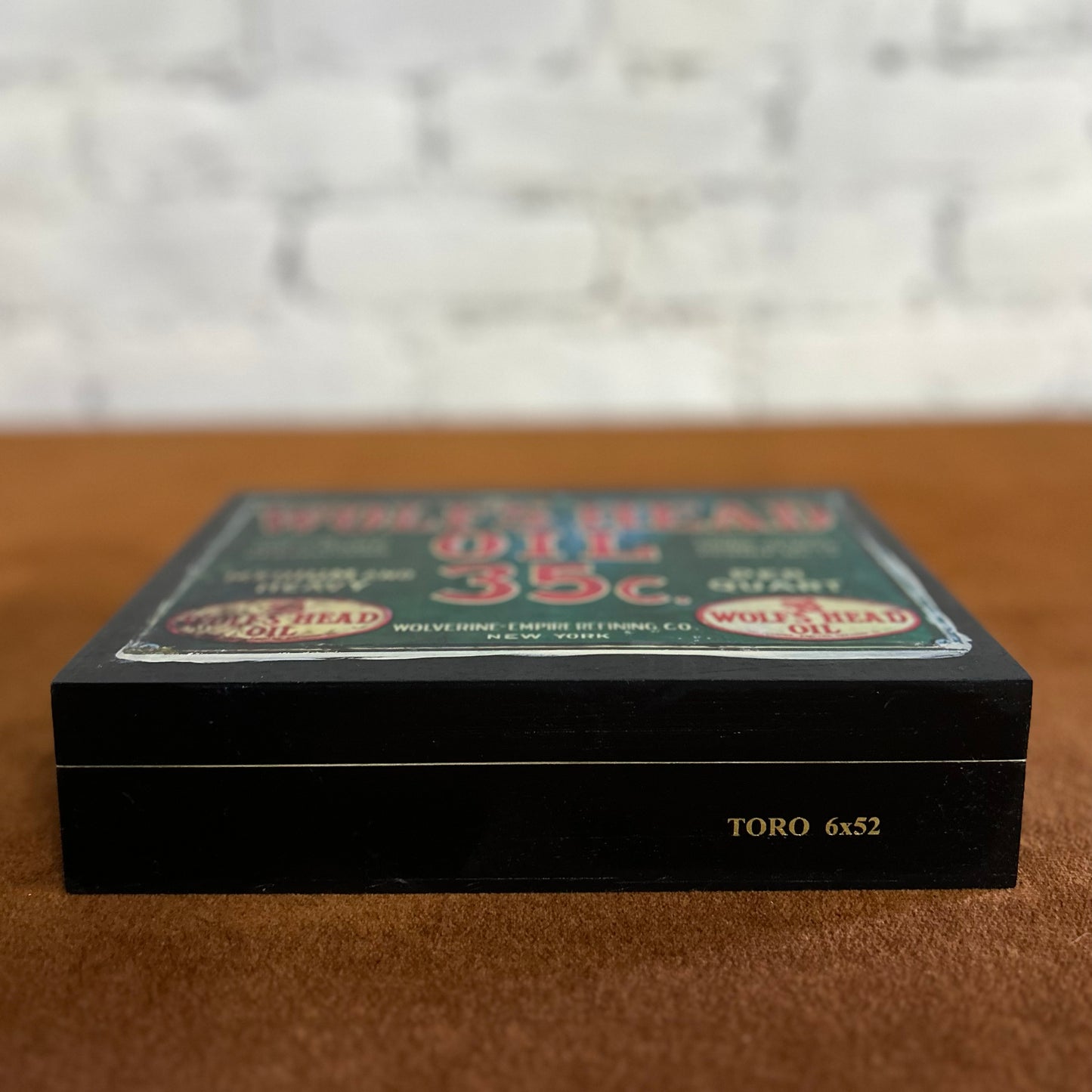 Wolfs Head Oil Cigar Box